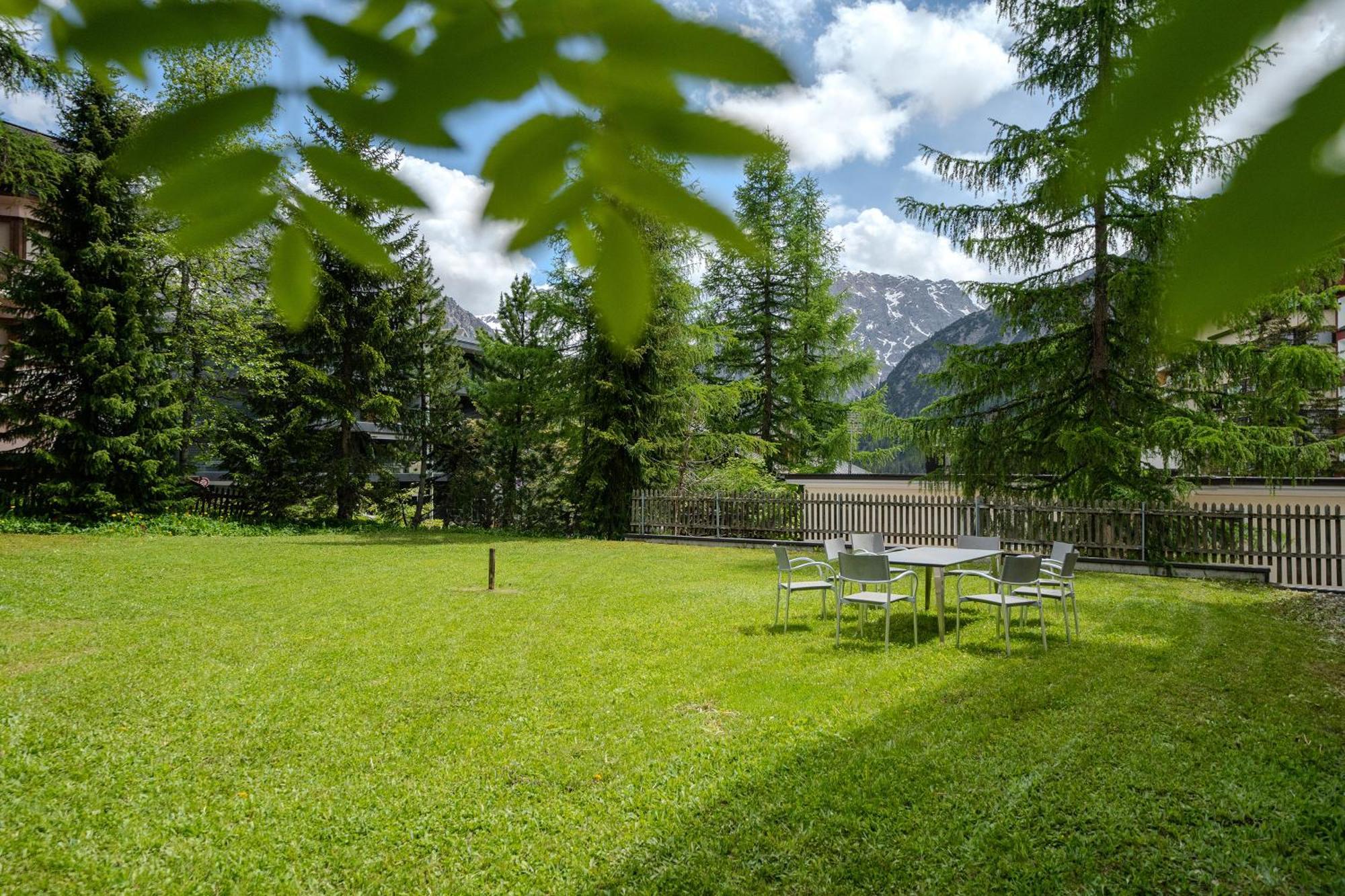 Haus Padrun 10 By Arosa Vacations Apartment Bagian luar foto